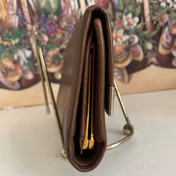 YSL Vintage Brown Leather Trifold Wallet with Internal Kisslock Coin Pocket - Picture 2 of 15